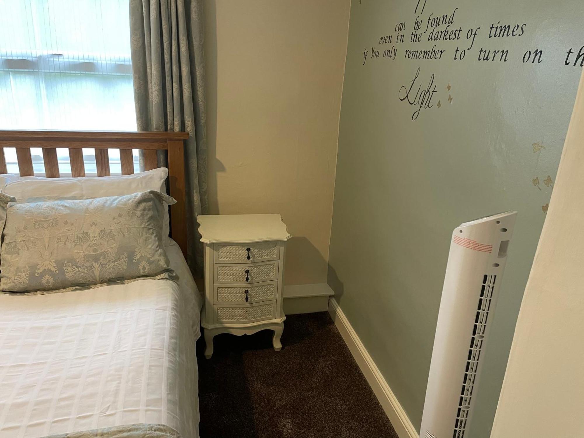The Bell Inn Salisbury Extérieur photo